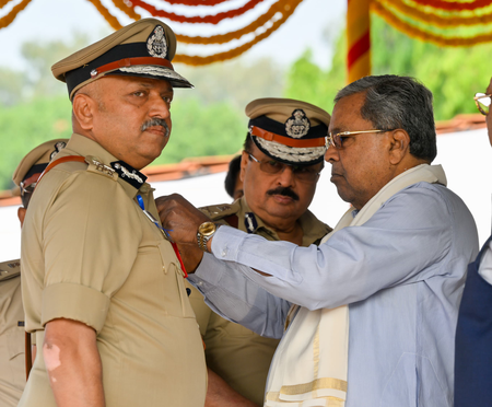 Use technological advancements to control cybercrime: K'taka CM to police