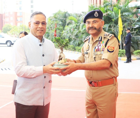 IB Director visits Uttar Pradesh Police headquarters