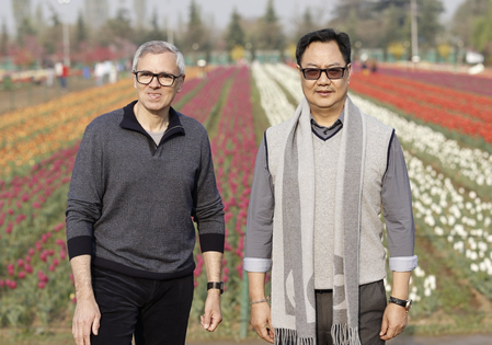 'Truly special morning', Kiren Rijiju and Omar Abdullah go on Tulip garden walk in Srinagar