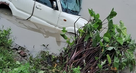Four of a family killed as SUV plunges into pond in Bihar