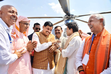 Union Minister Jyotiraditya Scindia begins inspection of flood-affected Guna