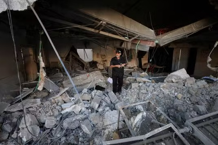 10 killed in Israeli strikes on Gaza's Deir al-Balah: Civil defence 10 killed in Israeli strikes on Gaza's Deir al-Balah: Civil defence