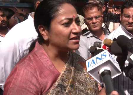 CM Rekha Gupta inspects Minto Bridge, directs measures for 'zero waterlogging'