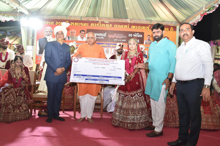Community weddings promote unity: Gujarat CM