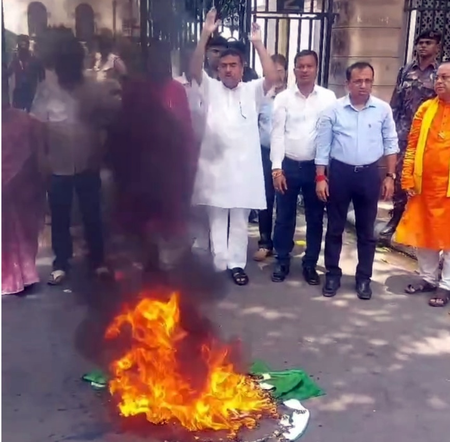Pahalgam attack: BJP legislators in Bengal stage protest, burn Pakistan flags in front of Assembly Pahalgam attack: BJP legislators in Bengal stage protest, burn Pakistan flags in front of Assembly