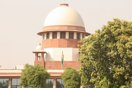 वक्फ संशोधन मामला : केंद्र सरकार ने सुप्रीम कोर्ट में दाखिल किया जवाब, बताया कानून में बदलाव क्यों जरूरी