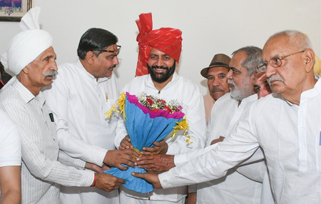 'Khaps' a source of value for youth, says Haryana CM