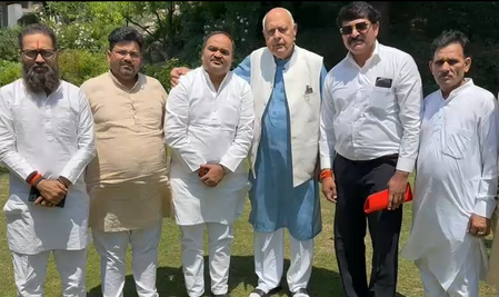 जम्मू-कश्मीर फारूक अब्दुल्ला से मिले आनंद दुबे, कहा- आतंकवाद के खिलाफ शिवसेना (यूबीटी) सरकार के साथ जम्मू-कश्मीर फारूक अब्दुल्ला से मिले आनंद दुबे, कहा- आतंकवाद के खिलाफ शिवसेना (यूबीटी) सरकार के साथ