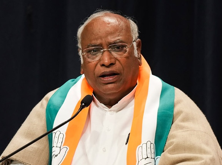 After 'Save Constitution' rally, Kharge to discuss strengthening Congress in Rajasthan After 'Save Constitution' rally, Kharge to discuss strengthening Congress in Rajasthan