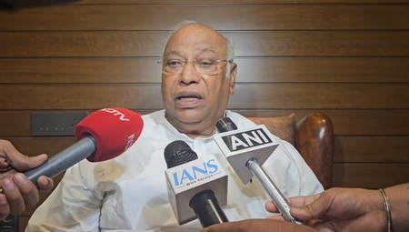 Crucial step: Kharge 'wholeheartedly welcomes' govt’s move on caste census (Ld)