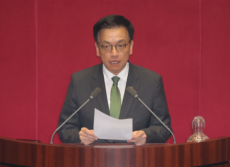 South Korea: Finance Minister Choi resigns after parliament takes up impeachment motion South Korea: Finance Minister Choi resigns after parliament takes up impeachment motion