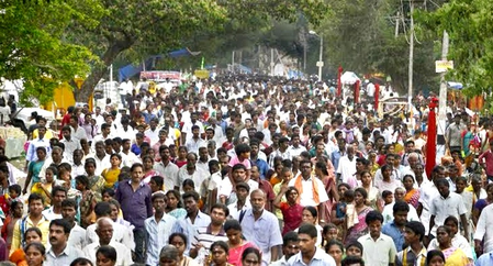 Chitra Pournami: Ban on climbing Arunachala hills, tight security in TN's Tiruvannamalai Chitra Pournami: Ban on climbing Arunachala hills, tight security in TN's Tiruvannamalai