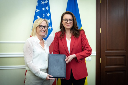 Ukraine notifies US of finalising natural resources deal Ukraine notifies US of finalising natural resources deal