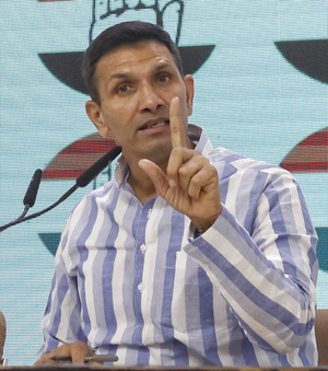 Cong threatens to intensify protest against Vijay Shah, demands legal action