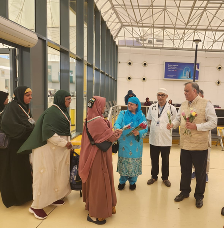 All-women group of Indian Haj pilgrims accorded grand welcome in Jeddah