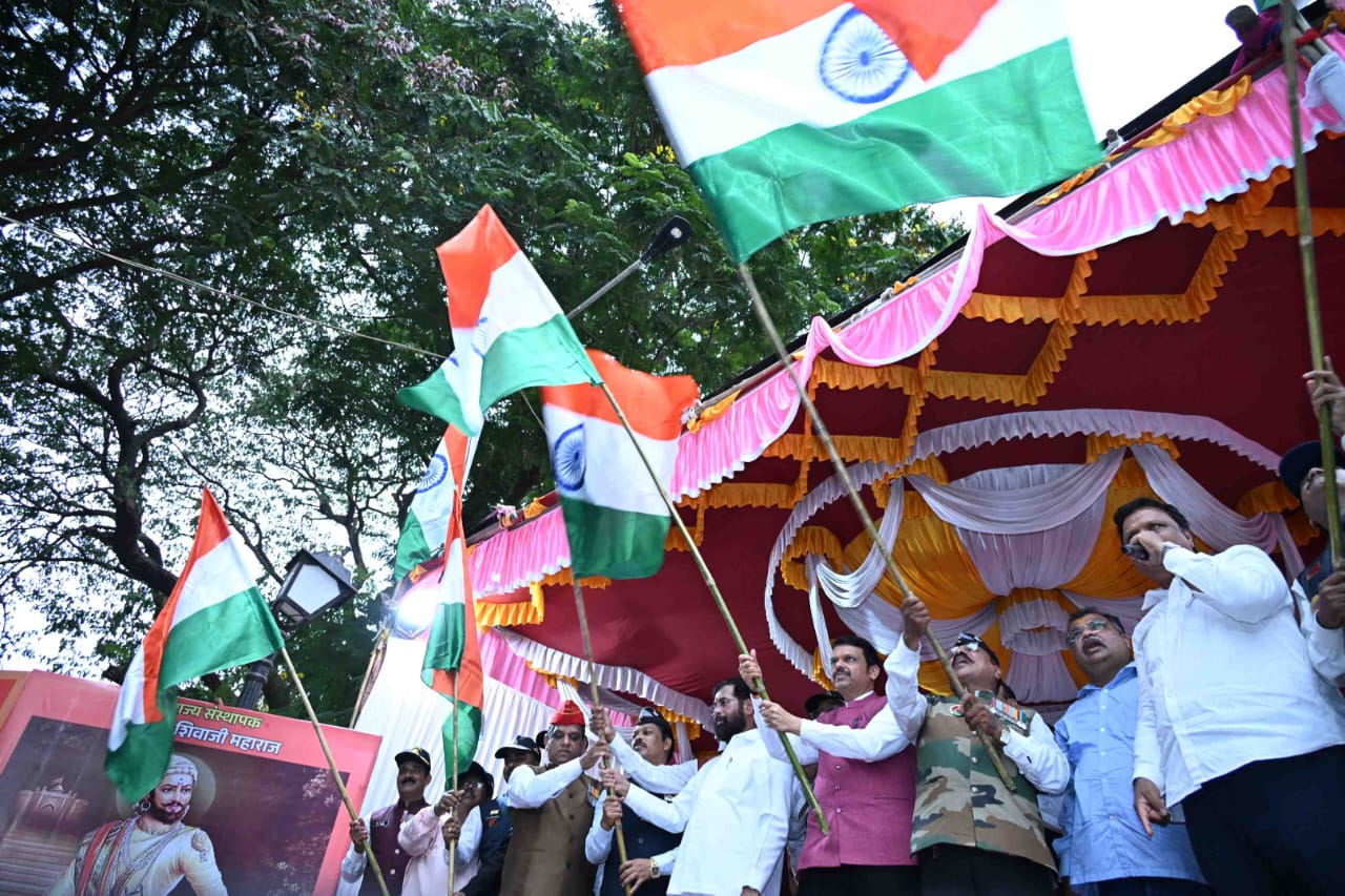 Operation Sindoor showed that India will not give up: Maha CM Operation Sindoor showed that India will not give up: Maha CM