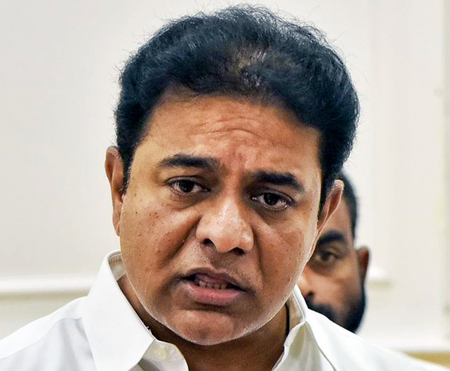 Officials facing SC’s ire due to Telangana CM’s misdeeds: KTR