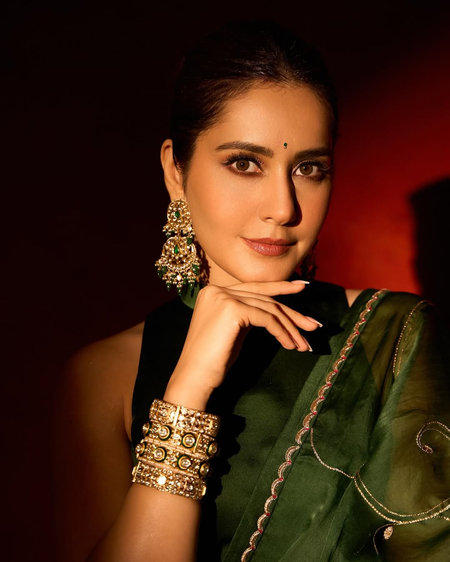 Raashii Khanna talks about best friend Vaani Kapoor: It's real friendship Raashii Khanna talks about best friend Vaani Kapoor: It's real friendship