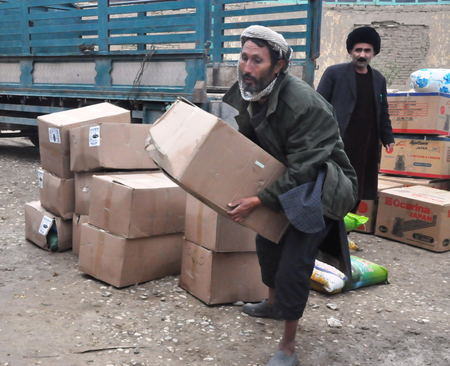 India sends humanitarian aid to Afghan refugees as Pak continues mass deportations