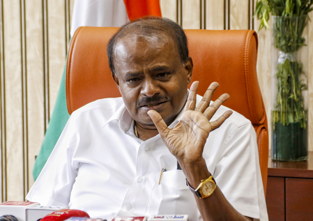 K'taka reeling under graft: Union Minister Kumaraswamy on MLA exposing corruption in house allotments