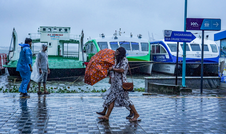 IMD issues alert for heavy rainfall in 4 Kerala districts, fishermen advised caution