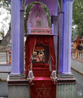 Hundreds of Kashmiri Pandits gather at Mata Kheer Bhawani temple for annual mela