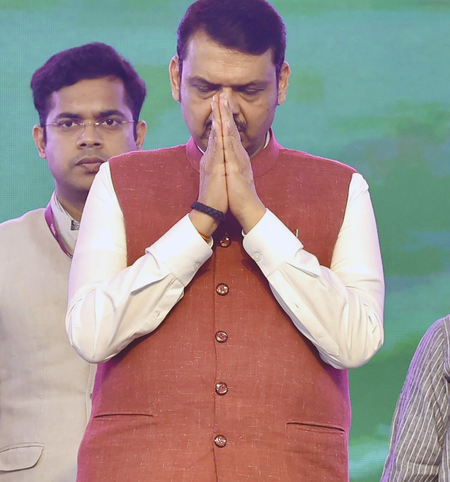 CM Fadnavis pays tribute to Gopinath Munde on his 11th death anniversary