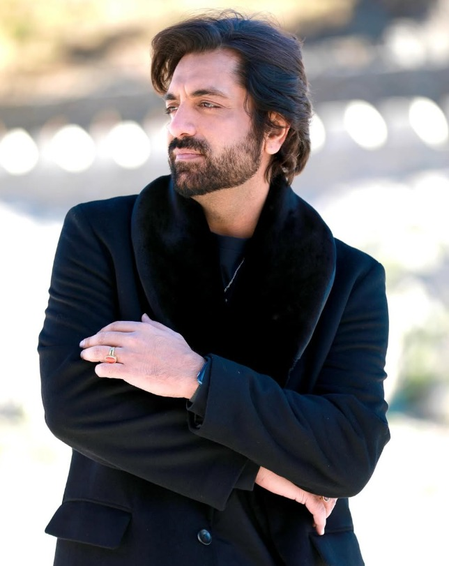 Singer Akhil Sachdeva reflects on working with Pakistani actress Mawra Hocane amid Indo-Pak tensions Singer Akhil Sachdeva reflects on working with Pakistani actress Mawra Hocane amid Indo-Pak tensions