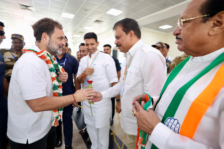 Rahul Gandhi receives grand welcome at Bhopal’s Raja Bhoj Airport Rahul Gandhi receives grand welcome at Bhopal’s Raja Bhoj Airport