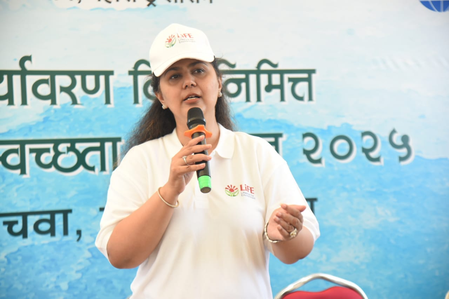 Maharashtra: Environment Minister Pankaja Munde appeals to citizens to avoid single-use plastic
