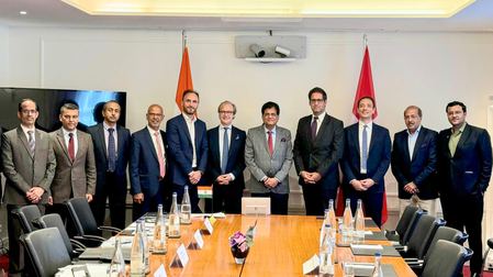 Piyush Goyal rolls out red carpet for Swiss firms to invest in India (Ld) Piyush Goyal rolls out red carpet for Swiss firms to invest in India (Ld)