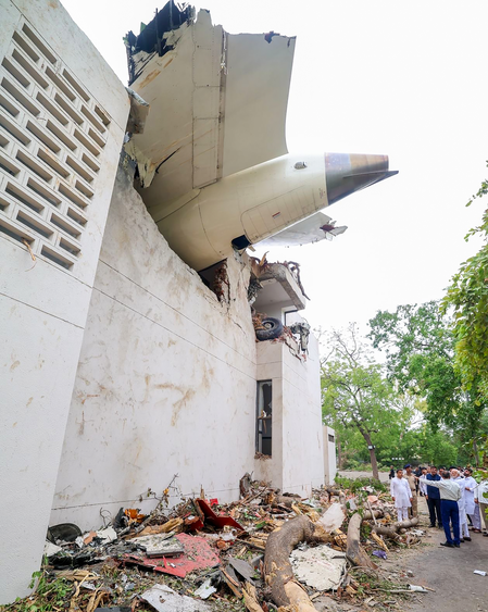 Pilots urge Centre to induct more experts for probe into Air India Boeing crash