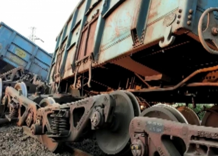 Goods train derails near Muzaffarpur Junction in Bihar; no casualties