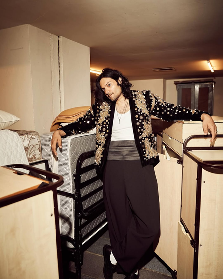 Ali Fazal remembers his late mother in a nostalgic post: 'had to say goodbye to 2 people'