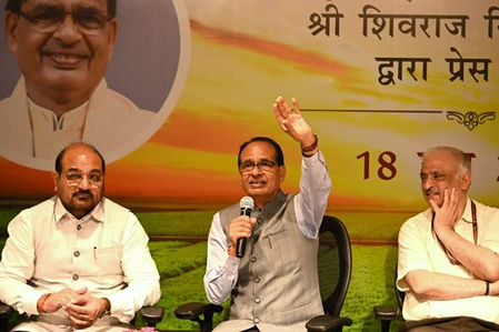 Agricultural scientists to spend 3 days a week in farm fields: Shivraj Chouhan