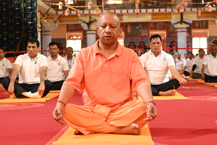 Make yoga a part of daily routine, build healthy society, says CM Yogi on IDY