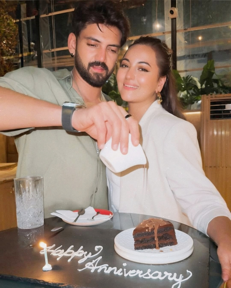 Sonakshi Sinha wishes hubby Zaheer Iqbal as they celebrate 1 year of marital bliss Sonakshi Sinha wishes hubby Zaheer Iqbal as they celebrate 1 year of marital bliss