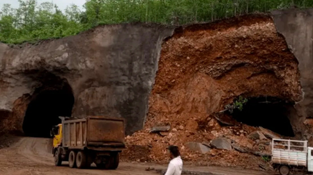 MP: 2 dead as tunnel collapses near Mhow MP: 2 dead as tunnel collapses near Mhow