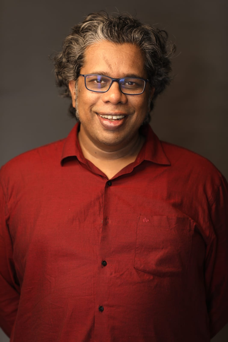 Filmmaker Chhatrapal Ninawe recalls intense experience of filming in Naxal-affected areas for ‘Ghaath’ Filmmaker Chhatrapal Ninawe recalls intense experience of filming in Naxal-affected areas for ‘Ghaath’