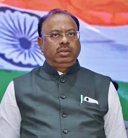 Those who move in luxury cars won’t get benefits of loan waiver: Maha minister Those who move in luxury cars won’t get benefits of loan waiver: Maha minister