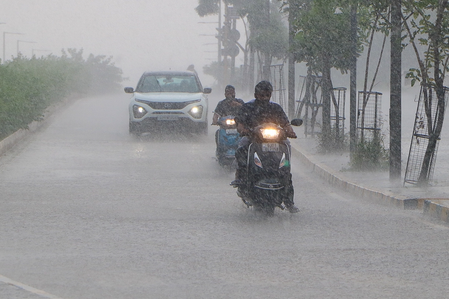 Gujarat braces for six days of heavy rainfall; red alerts issued in several dists Gujarat braces for six days of heavy rainfall; red alerts issued in several dists