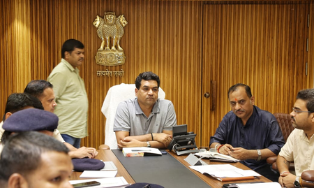 Delhi Minister Kapil Mishra chairs meeting on easing traffic congestion at Khajuri Chowk