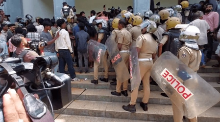 As police remain mute witness, SFI activists barge into four Kerala universities As police remain mute witness, SFI activists barge into four Kerala universities