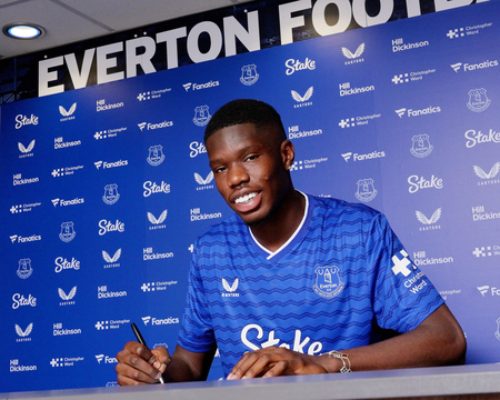 Football: Everton sign French striker Thierno Barry on four-year deal Football: Everton sign French striker Thierno Barry on four-year deal