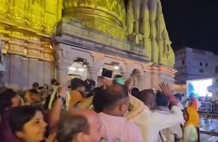 First day of Sawan: Devotees throng temples in Kashi, Haridwar First day of Sawan: Devotees throng temples in Kashi, Haridwar