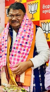 Union Minister Jual Oram announces retirement from electoral politics