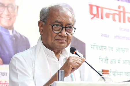 हमें देश की मतदाता सूची की सॉफ्ट कॉपी दी जाए दिग्विजय सिंह हमें देश की मतदाता सूची की सॉफ्ट कॉपी दी जाए दिग्विजय सिंह