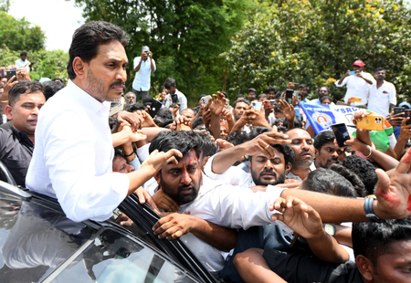 Jagan hits the roads to trigger political heat in Andhra Pradesh