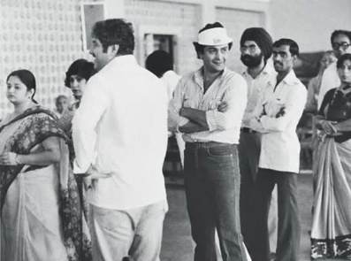 Neetu Kapoor treats with a rare pic of late Rishi Kapoor from the 1984 General elections