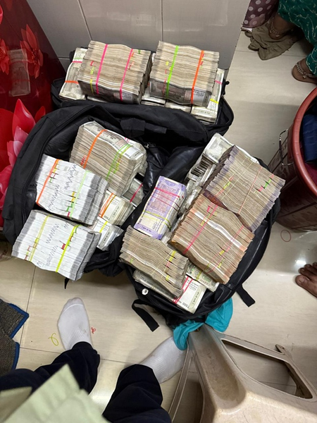 Dabba trading: ED conducts raids in Mumbai; Rs 3.3 crore cash, luxury items seized